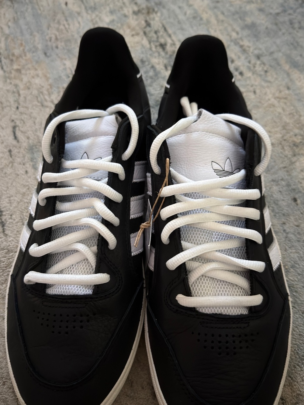 adidas Tyshawn Low size 14 - Picture 2 of 4